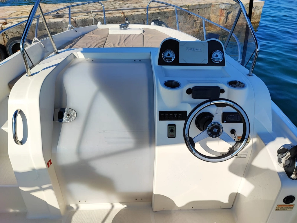 Quicksilver 675 activ 150HP - picture 9